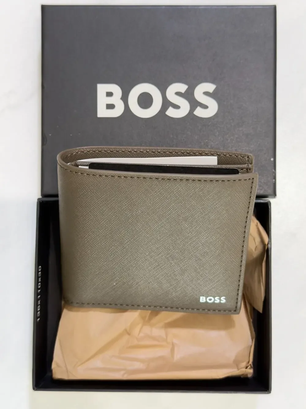 NWT BOSS Zair Cross Grain Textured Leather Bifold Wallet, $99 MSRP